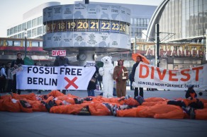 Global Divestment Day Berlin 2015 / Foto: Creative Common License https://www.flickr.com/photos/350org/16342364217/in/album-72157650748983046/